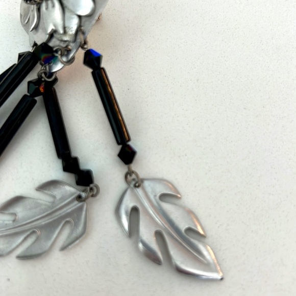 Vintage 70s Clip Earrings floral and feathers native-american inspired - Picture 6 of 8